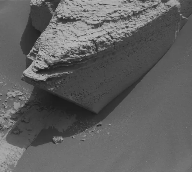 Sol 4040: Mast Camera (Mastcam)