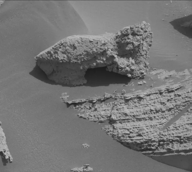 Sol 4040: Mast Camera (Mastcam)