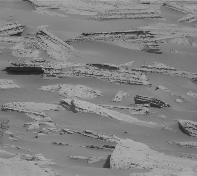 Sol 4040: Mast Camera (Mastcam)