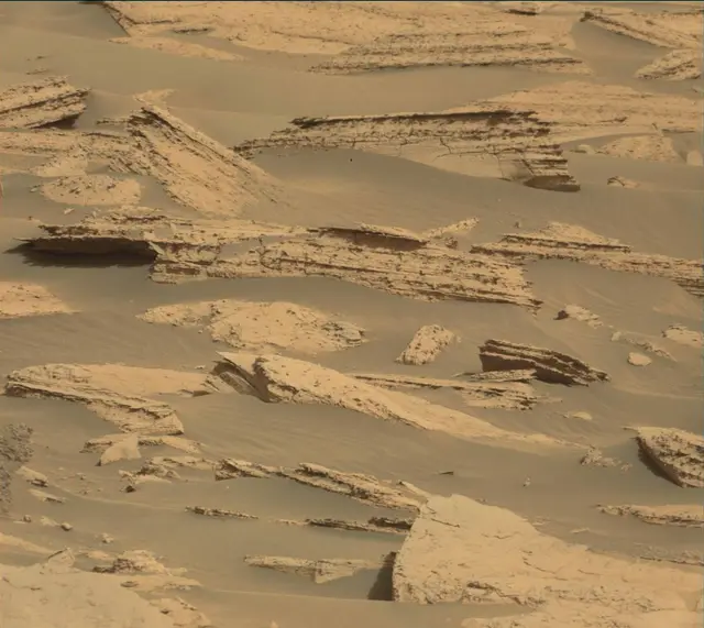 Sol 4040: Mast Camera (Mastcam)