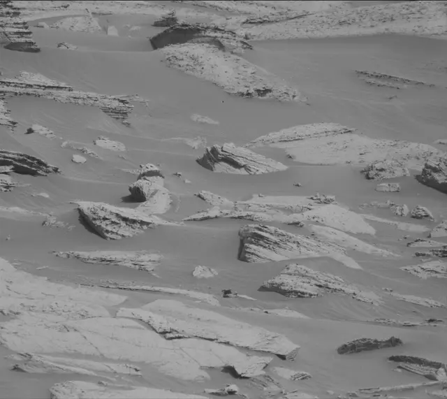 Sol 4040: Mast Camera (Mastcam)