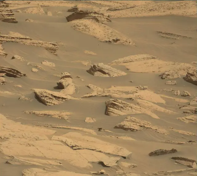 Sol 4040: Mast Camera (Mastcam)