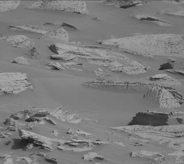 Sol 4040: Mast Camera (Mastcam)