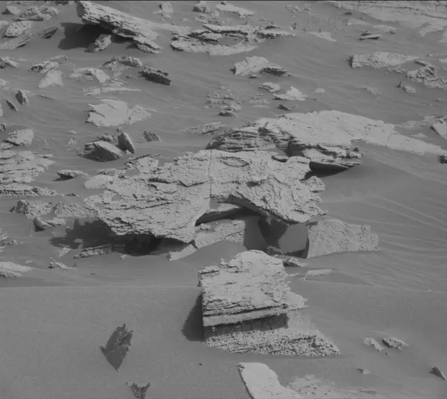 Sol 4040: Mast Camera (Mastcam)