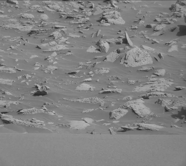 Sol 4040: Mast Camera (Mastcam)