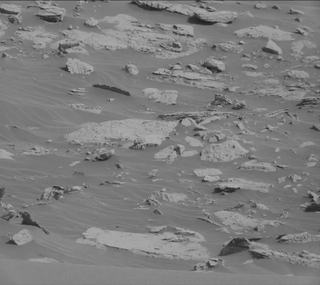 Sol 4040: Mast Camera (Mastcam)