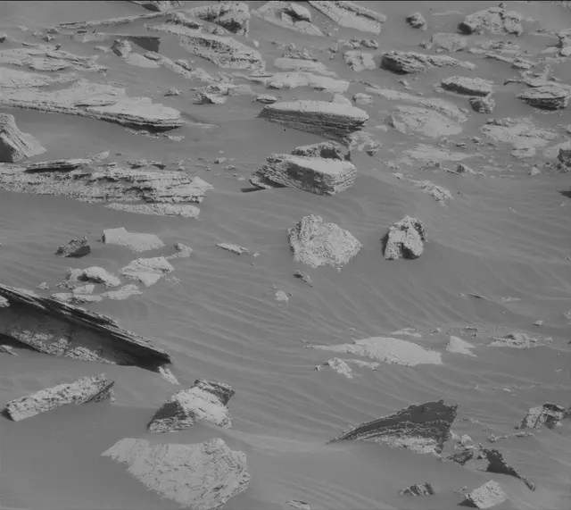 Sol 4040: Mast Camera (Mastcam)