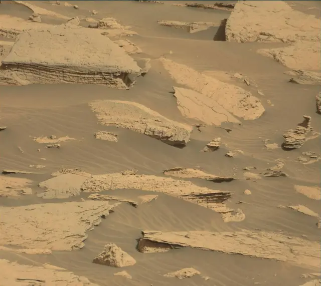 Sol 4040: Mast Camera (Mastcam)