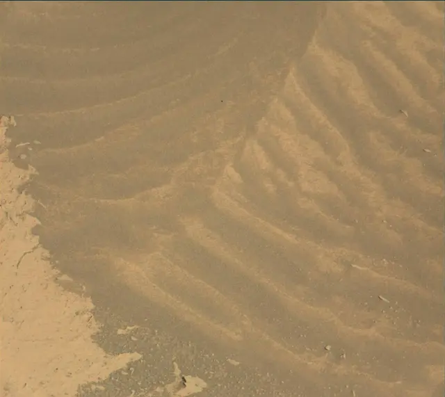 Sol 4040: Mast Camera (Mastcam)