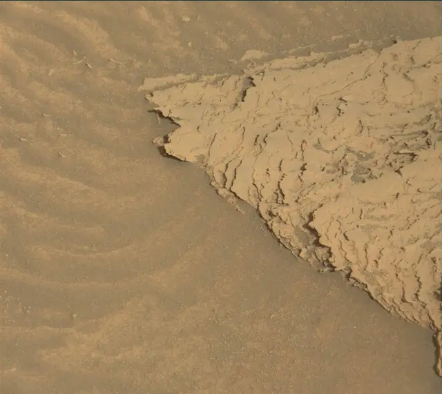 Sol 4040: Mast Camera (Mastcam)