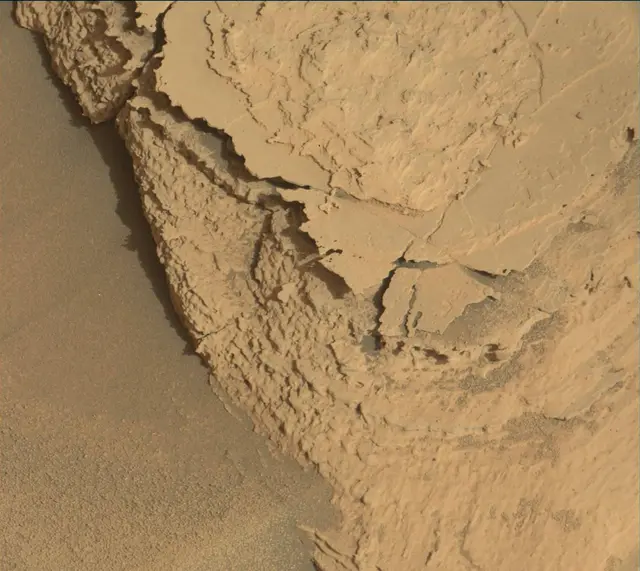 Sol 4040: Mast Camera (Mastcam)