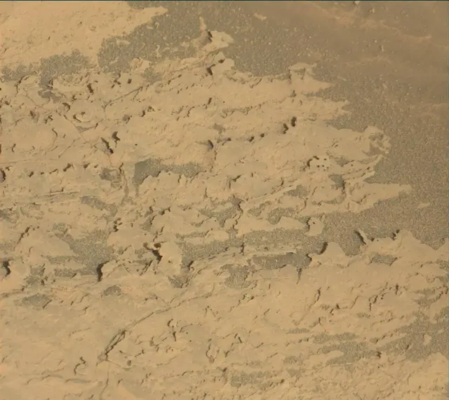 Sol 4040: Mast Camera (Mastcam)