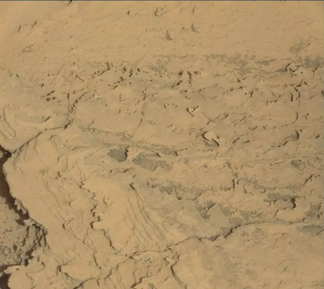 Sol 4040: Mast Camera (Mastcam)