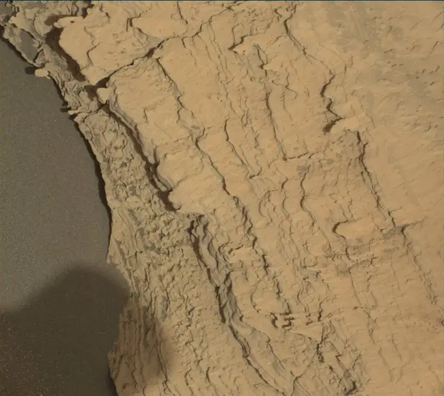 Sol 4040: Mast Camera (Mastcam)