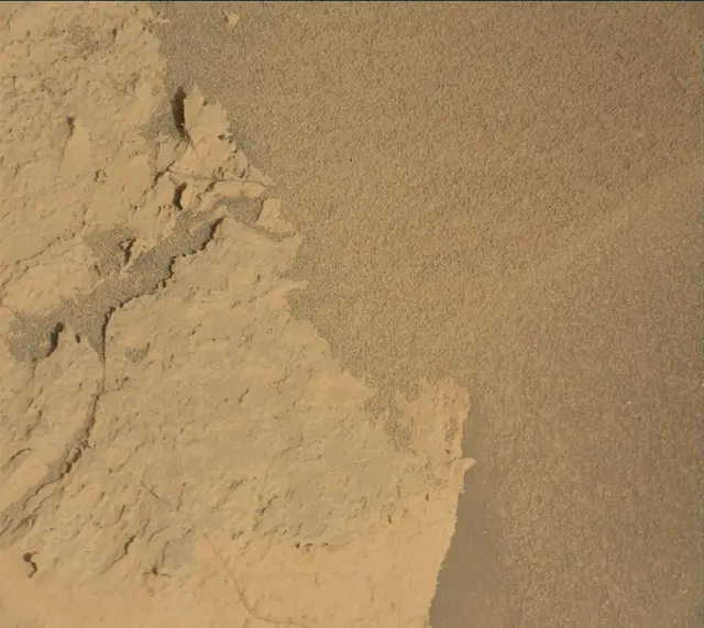 Sol 4040: Mast Camera (Mastcam)