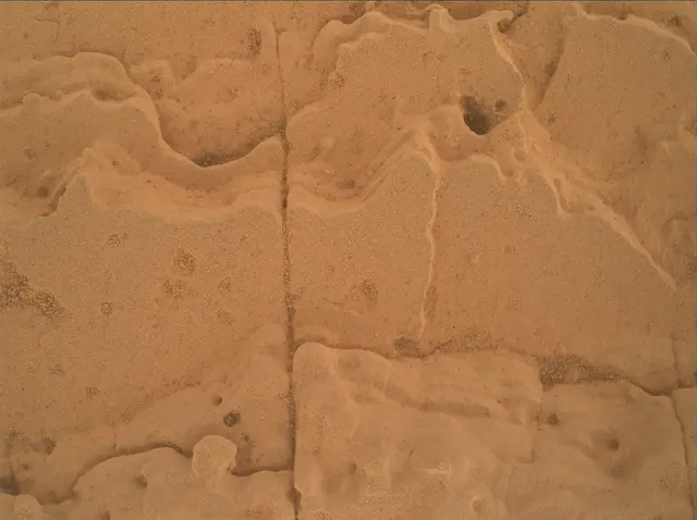 Sol 4040: Mars Hand Lens Imager (MAHLI)