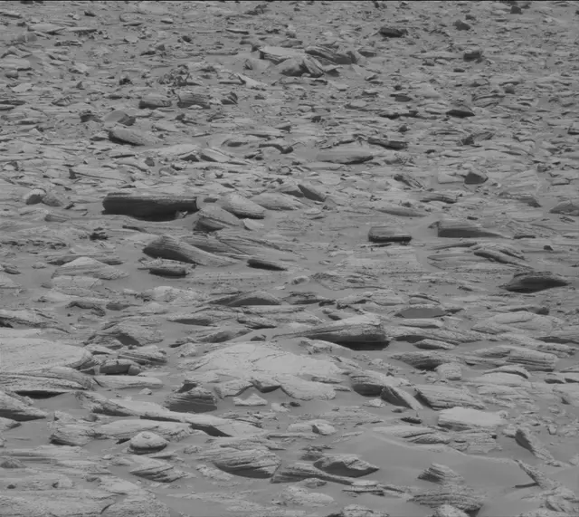 Sol 4041: Mast Camera (Mastcam)
