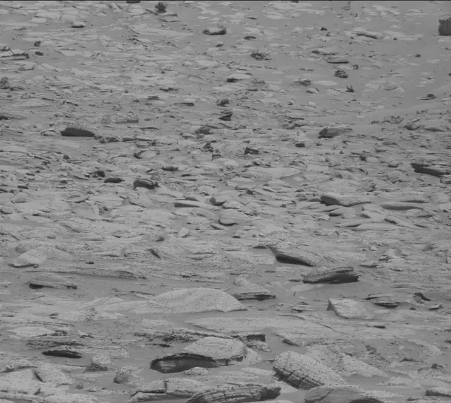 Sol 4041: Mast Camera (Mastcam)
