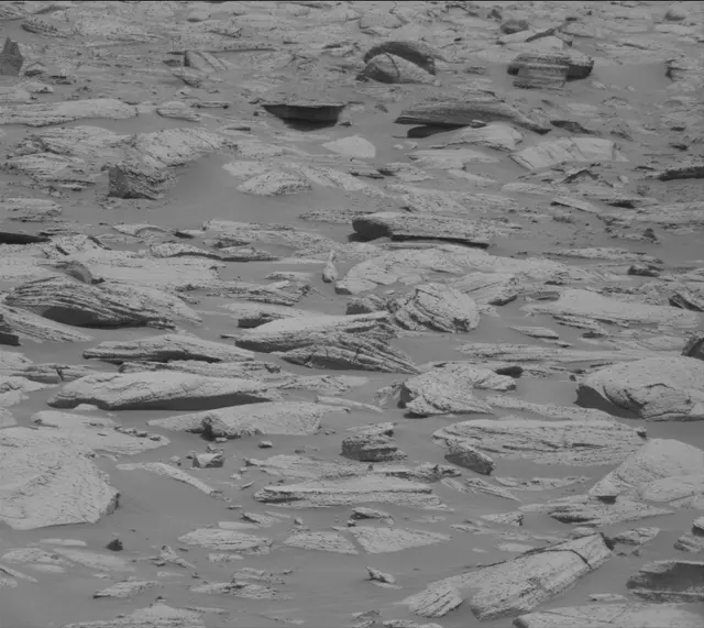 Sol 4041: Mast Camera (Mastcam)