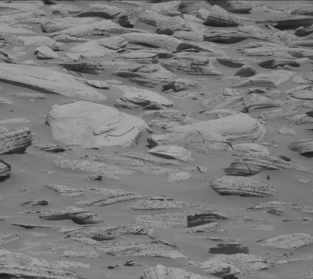 Sol 4041: Mast Camera (Mastcam)