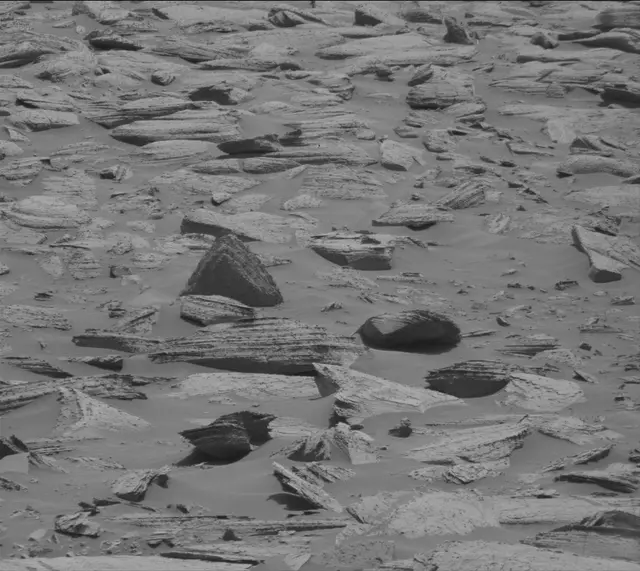 Sol 4041: Mast Camera (Mastcam)