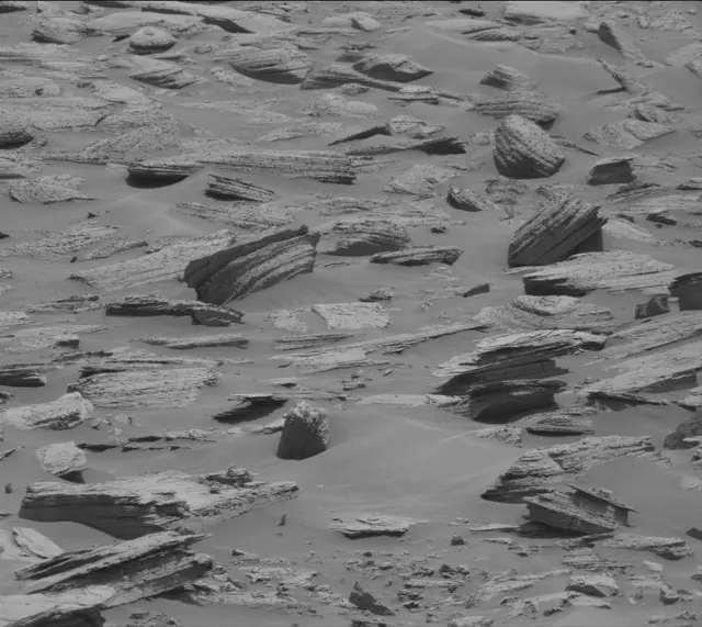 Sol 4041: Mast Camera (Mastcam)