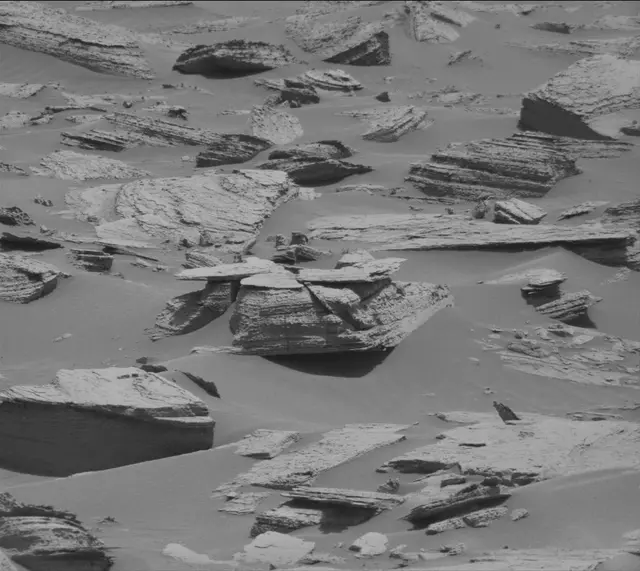 Sol 4041: Mast Camera (Mastcam)