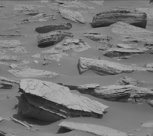 Sol 4041: Mast Camera (Mastcam)