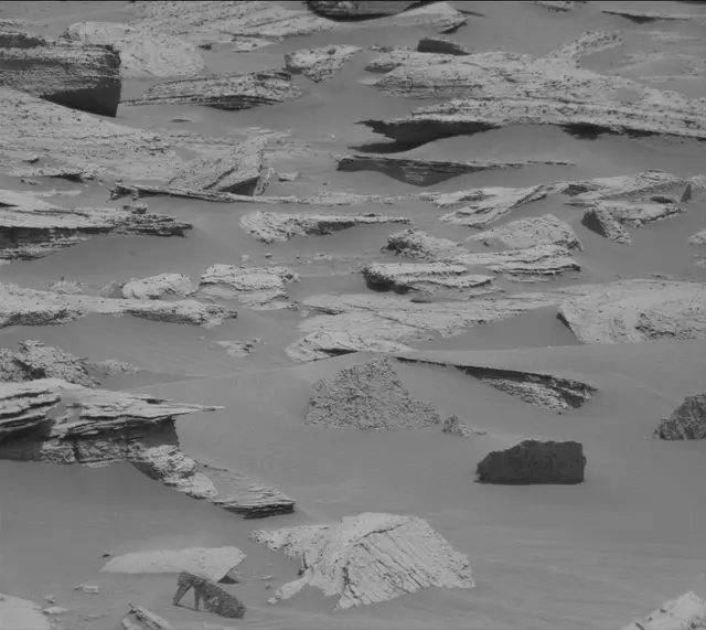 Sol 4041: Mast Camera (Mastcam)