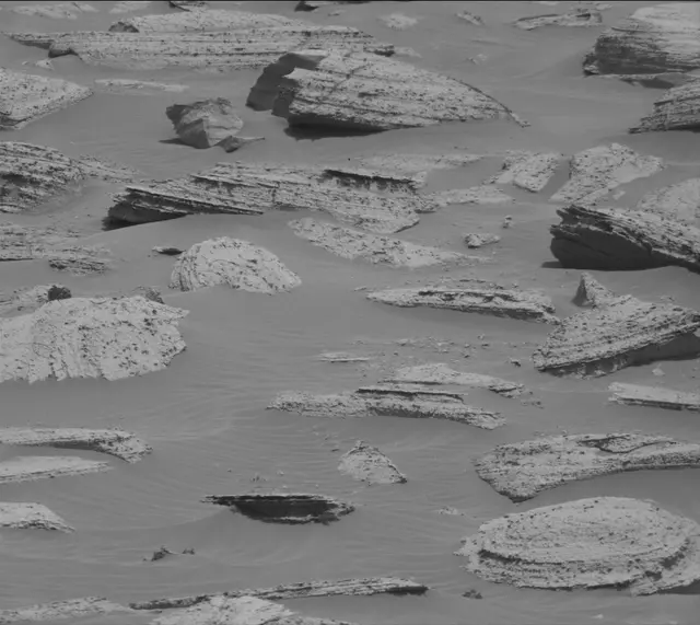 Sol 4041: Mast Camera (Mastcam)