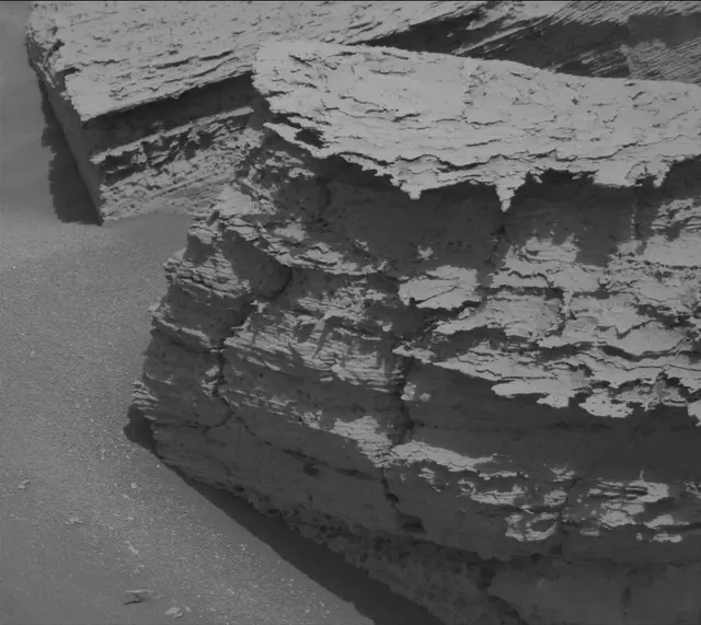 Sol 4041: Mast Camera (Mastcam)