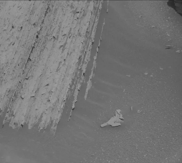 Sol 4041: Mast Camera (Mastcam)