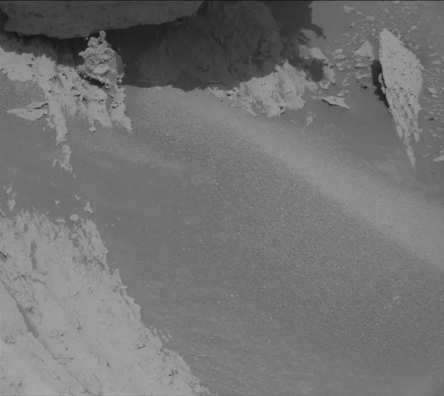 Sol 4041: Mast Camera (Mastcam)