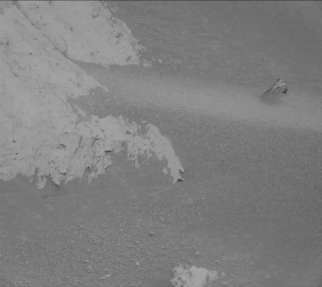 Sol 4041: Mast Camera (Mastcam)
