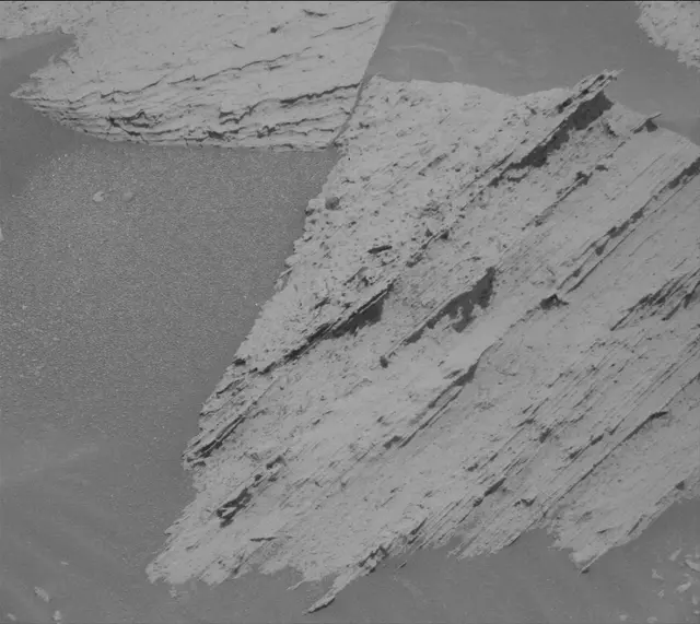 Sol 4041: Mast Camera (Mastcam)