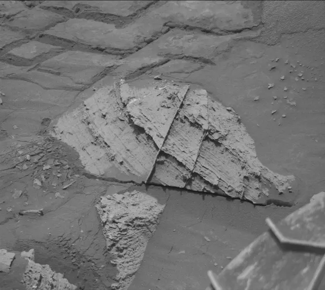 Sol 4041: Mast Camera (Mastcam)