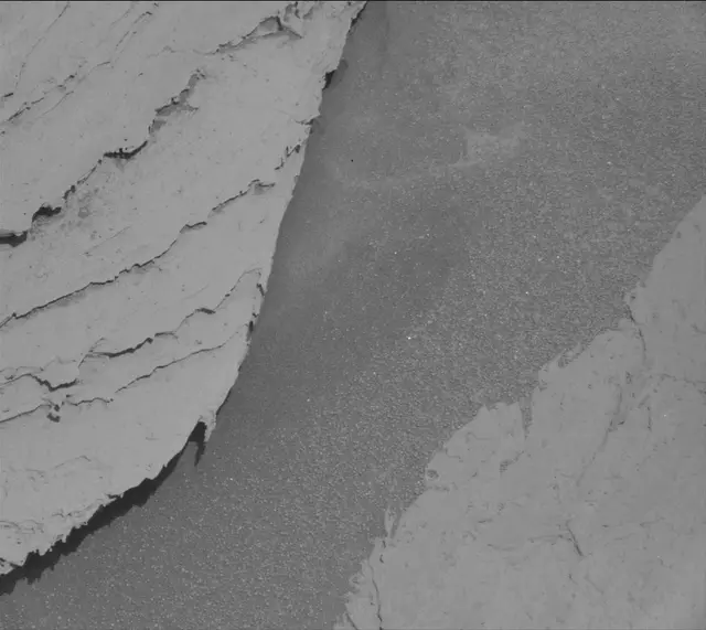 Sol 4041: Mast Camera (Mastcam)