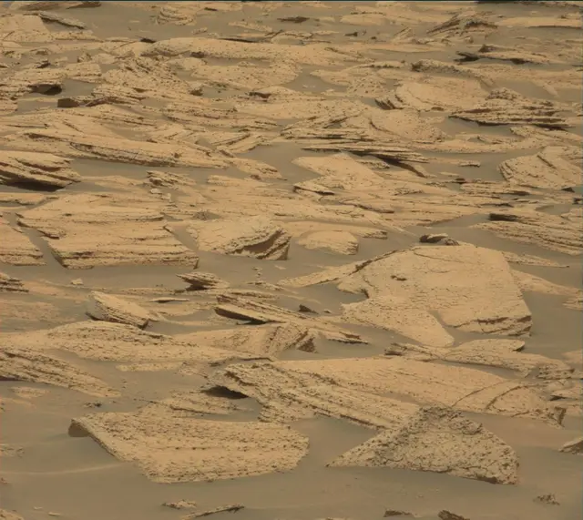 Sol 4042: Mast Camera (Mastcam)