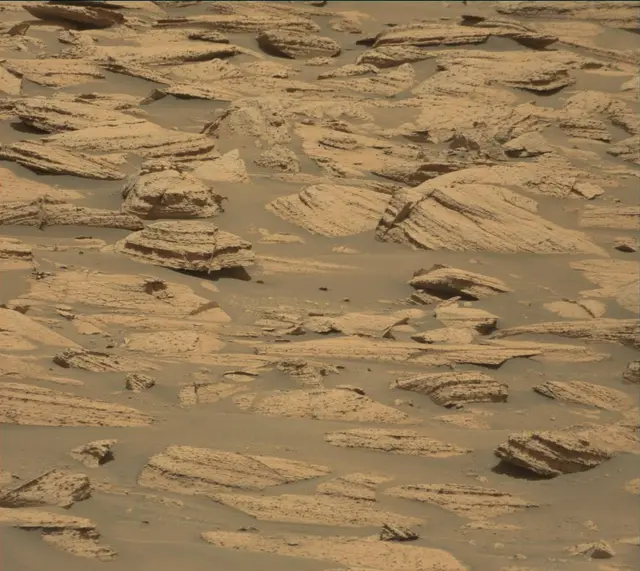 Sol 4042: Mast Camera (Mastcam)