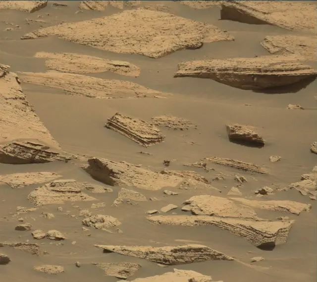 Sol 4042: Mast Camera (Mastcam)