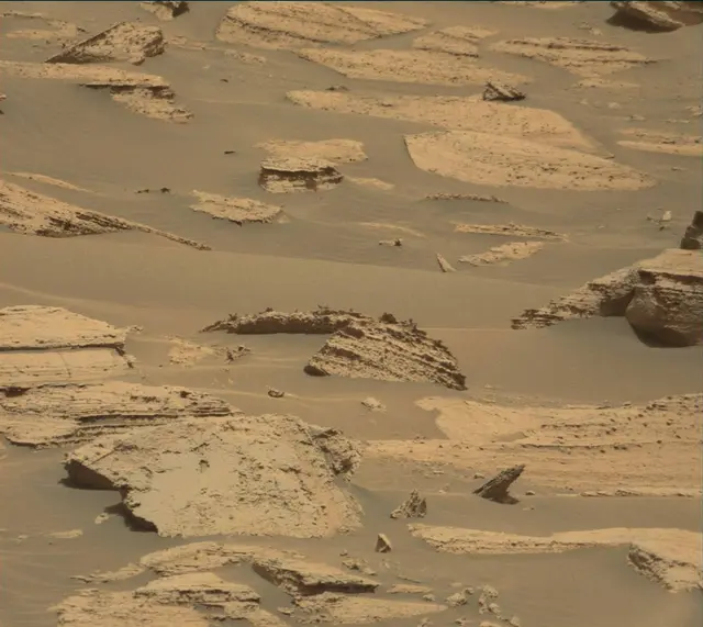 Sol 4042: Mast Camera (Mastcam)