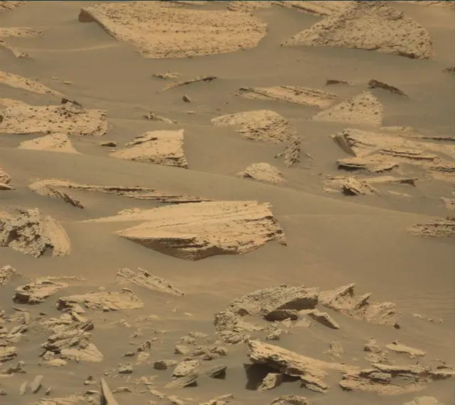 Sol 4042: Mast Camera (Mastcam)
