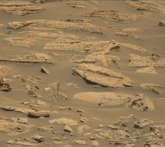 Sol 4042: Mast Camera (Mastcam)