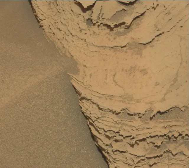 Sol 4042: Mast Camera (Mastcam)