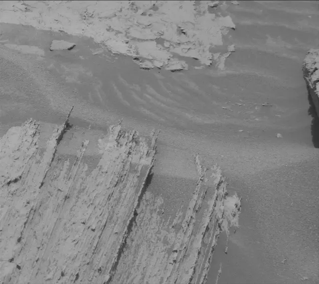 Sol 4043: Mast Camera (Mastcam)