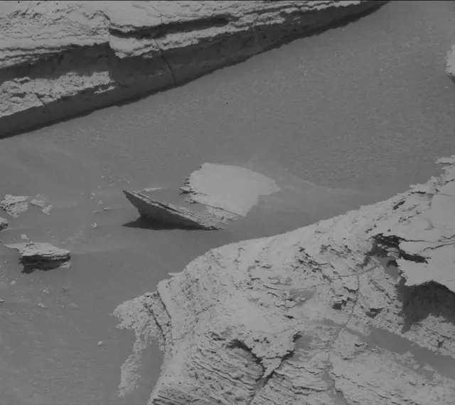 Sol 4043: Mast Camera (Mastcam)