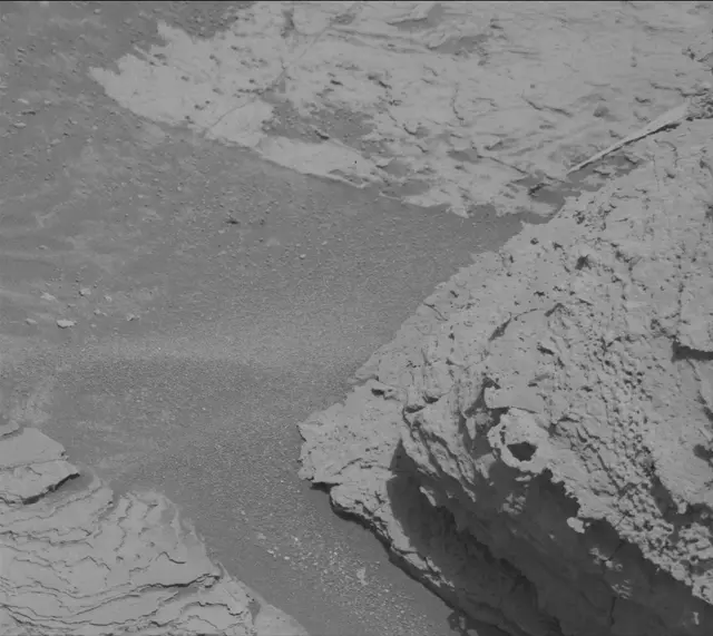 Sol 4043: Mast Camera (Mastcam)