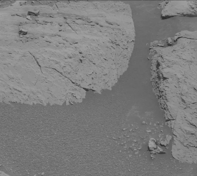 Sol 4043: Mast Camera (Mastcam)