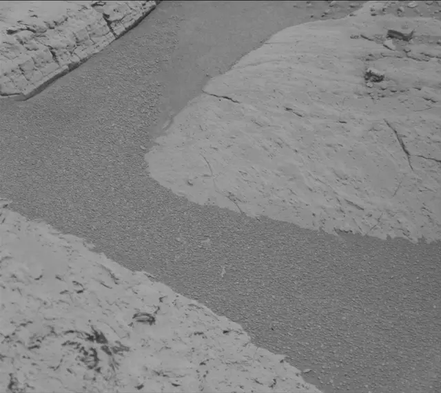Sol 4043: Mast Camera (Mastcam)