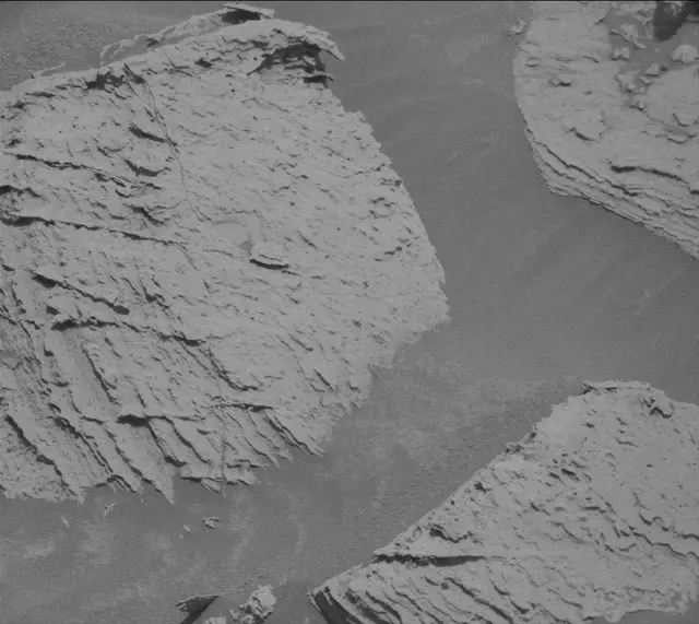 Sol 4043: Mast Camera (Mastcam)